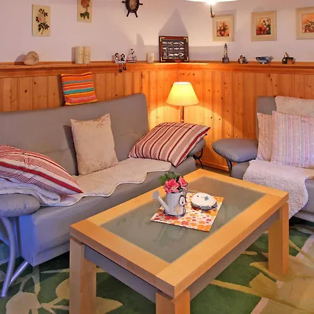 1 Bedroom Cozy In Mlschow Ot Dom wakacyjny
