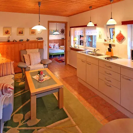 1 Bedroom Cozy In Mlschow Ot Dom wakacyjny *